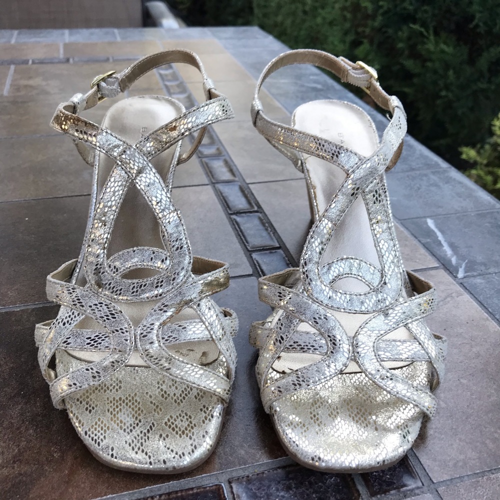 Bandolino Gold Wedged Open Toed Sandals